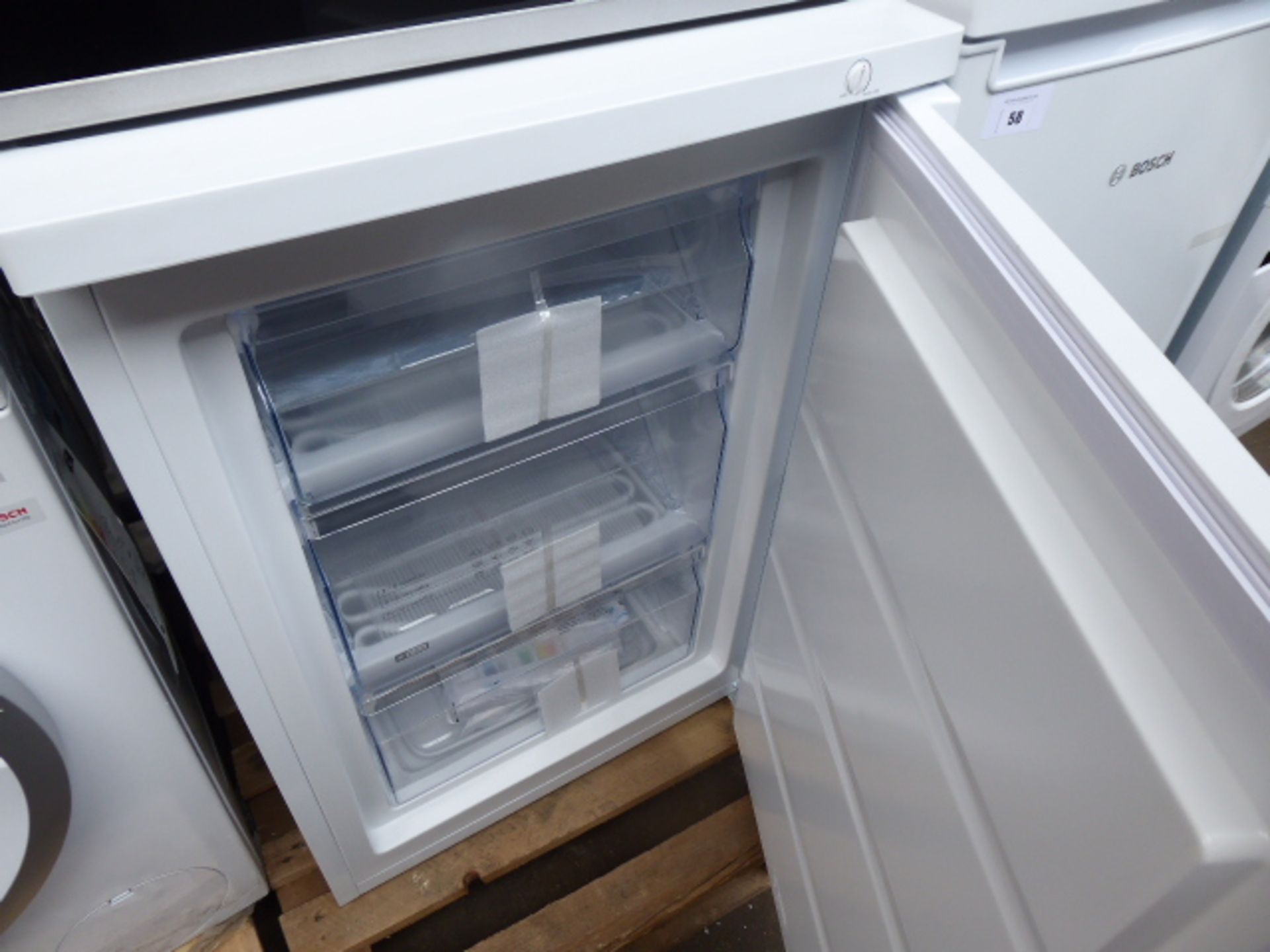 GTV15NWEAGB Bosch Tabletop upright freezer - Image 2 of 2