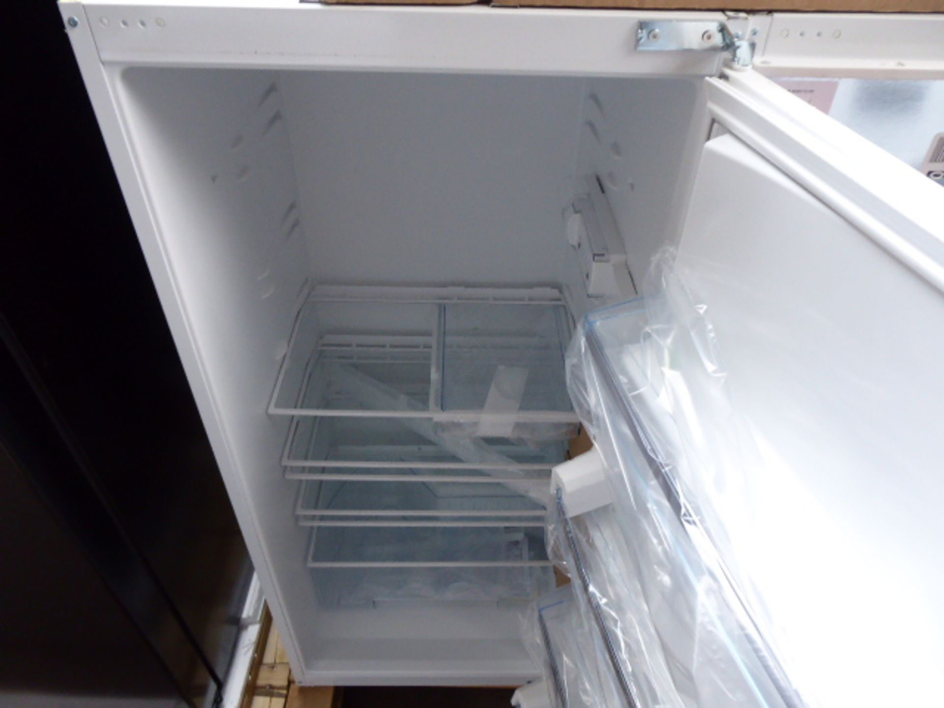 KIR24NSF0GB Bosch Built-in refrigerator - Image 2 of 2