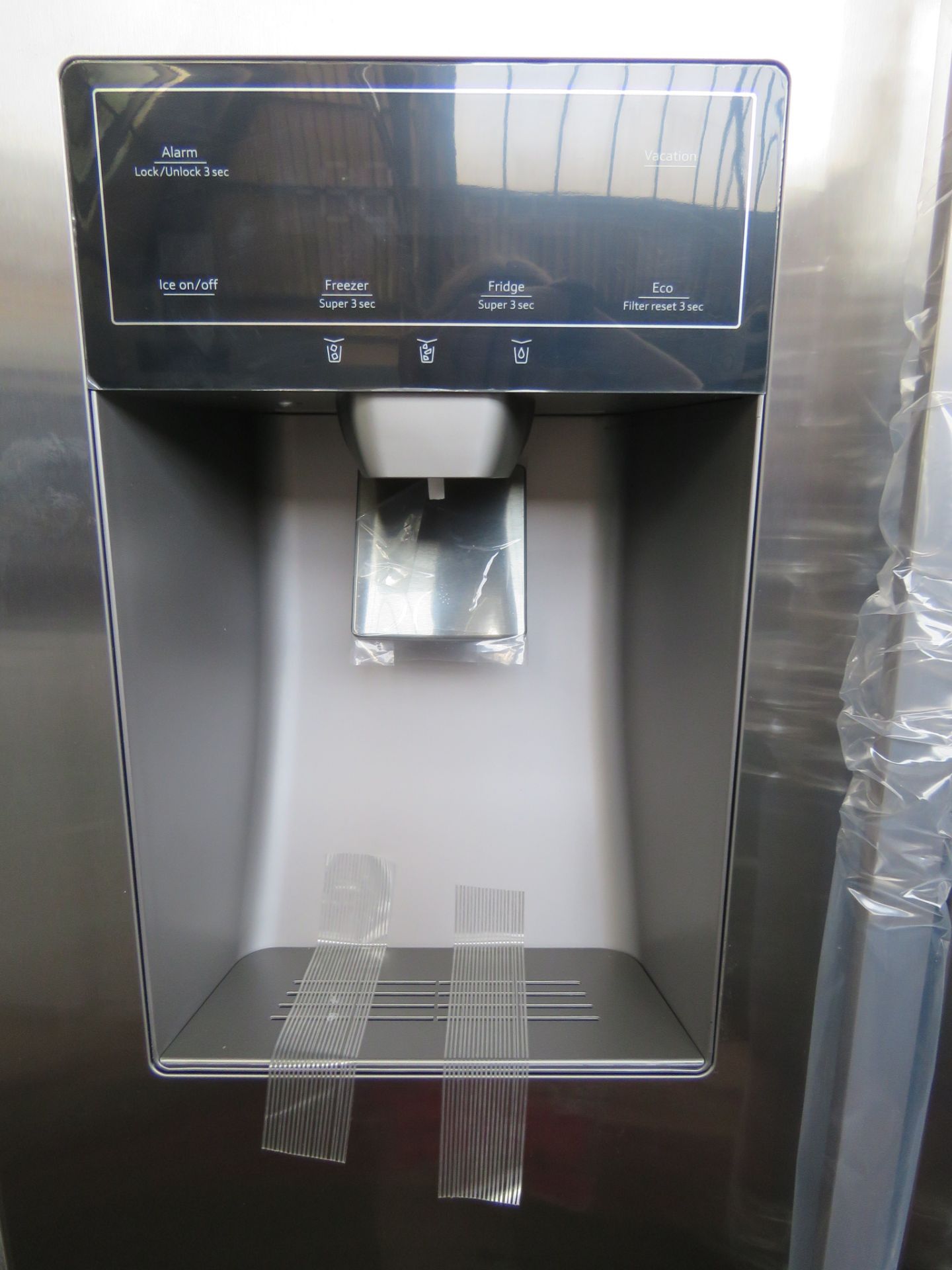 KA3923IE0GB Neff Side-by-side fridge-freezer - Image 2 of 4