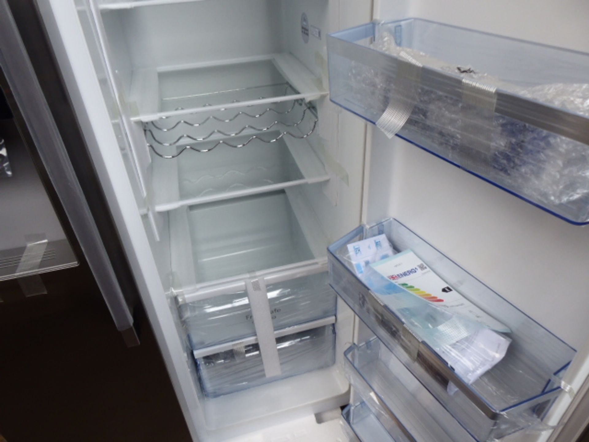 KA3923IE0GB Neff Side-by-side fridge-freezer - Image 2 of 2