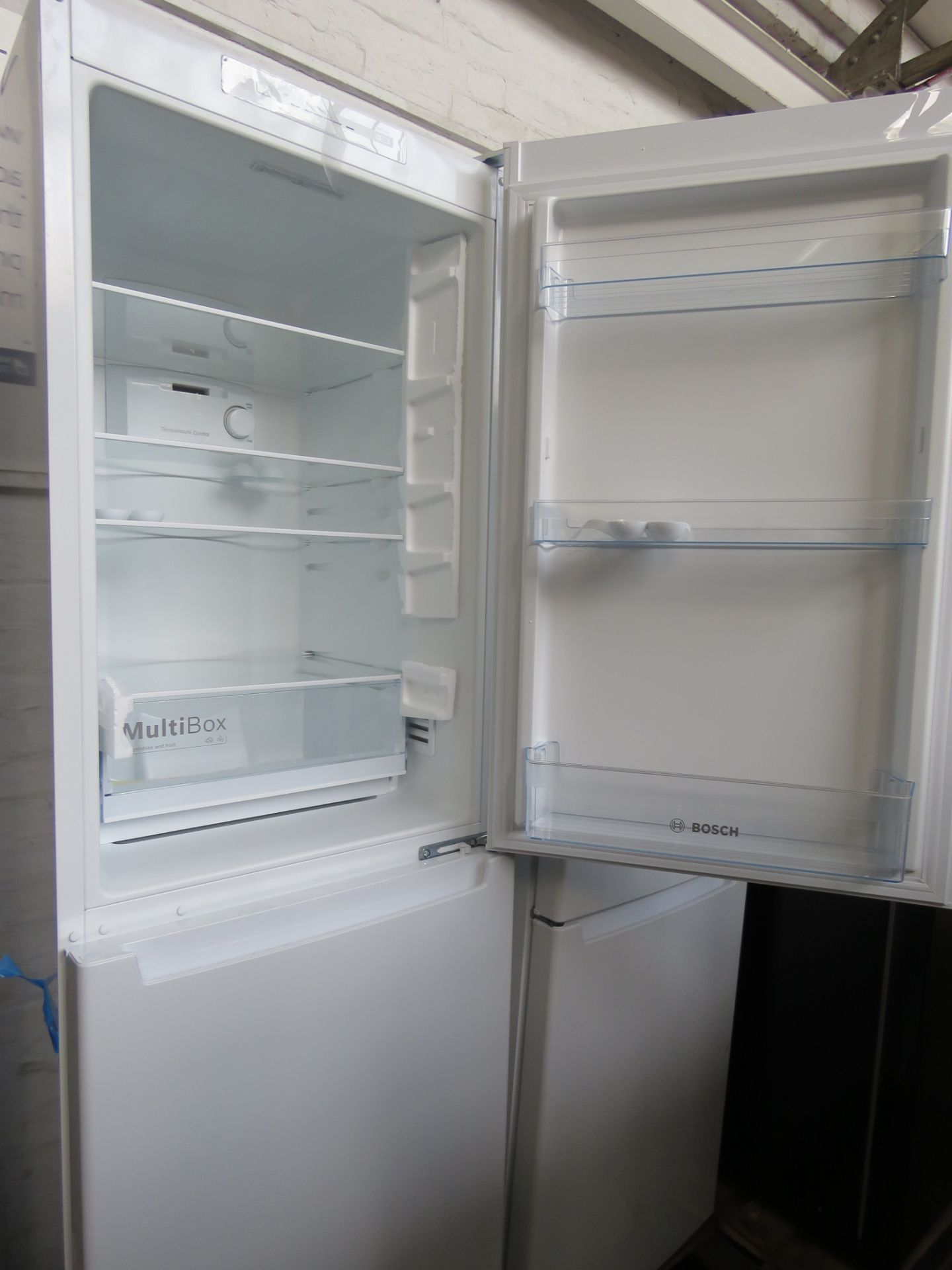 KGN34NWEAGB Bosch Free-standing fridge-freezer - Image 2 of 2