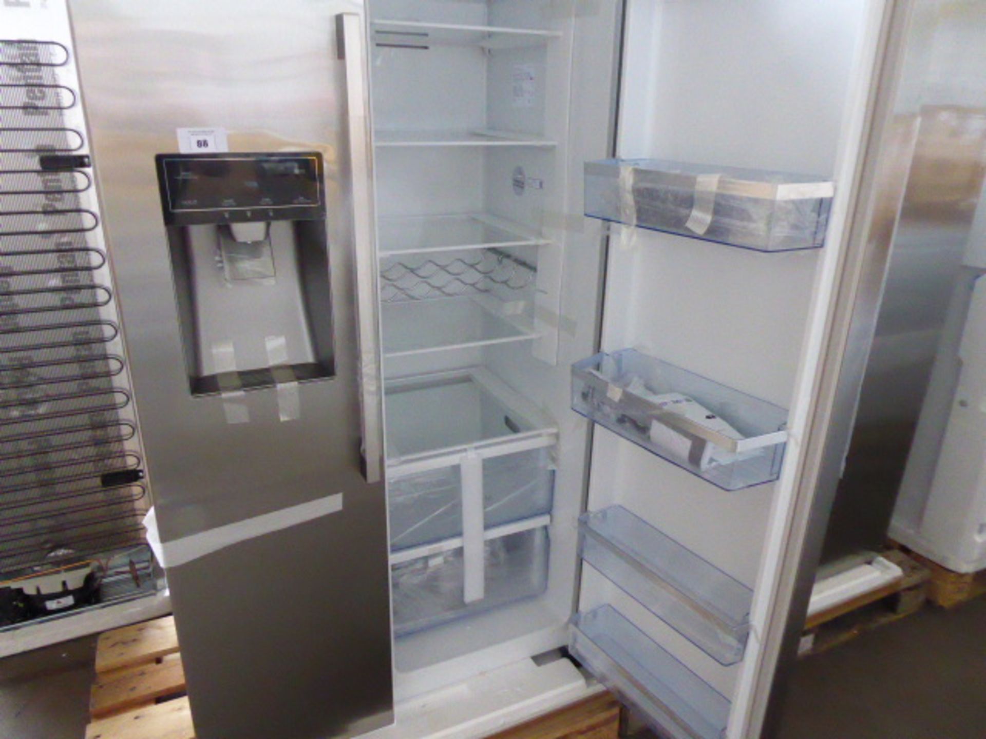 KA3923IE0GB Neff Side-by-side fridge-freezer - Image 3 of 3