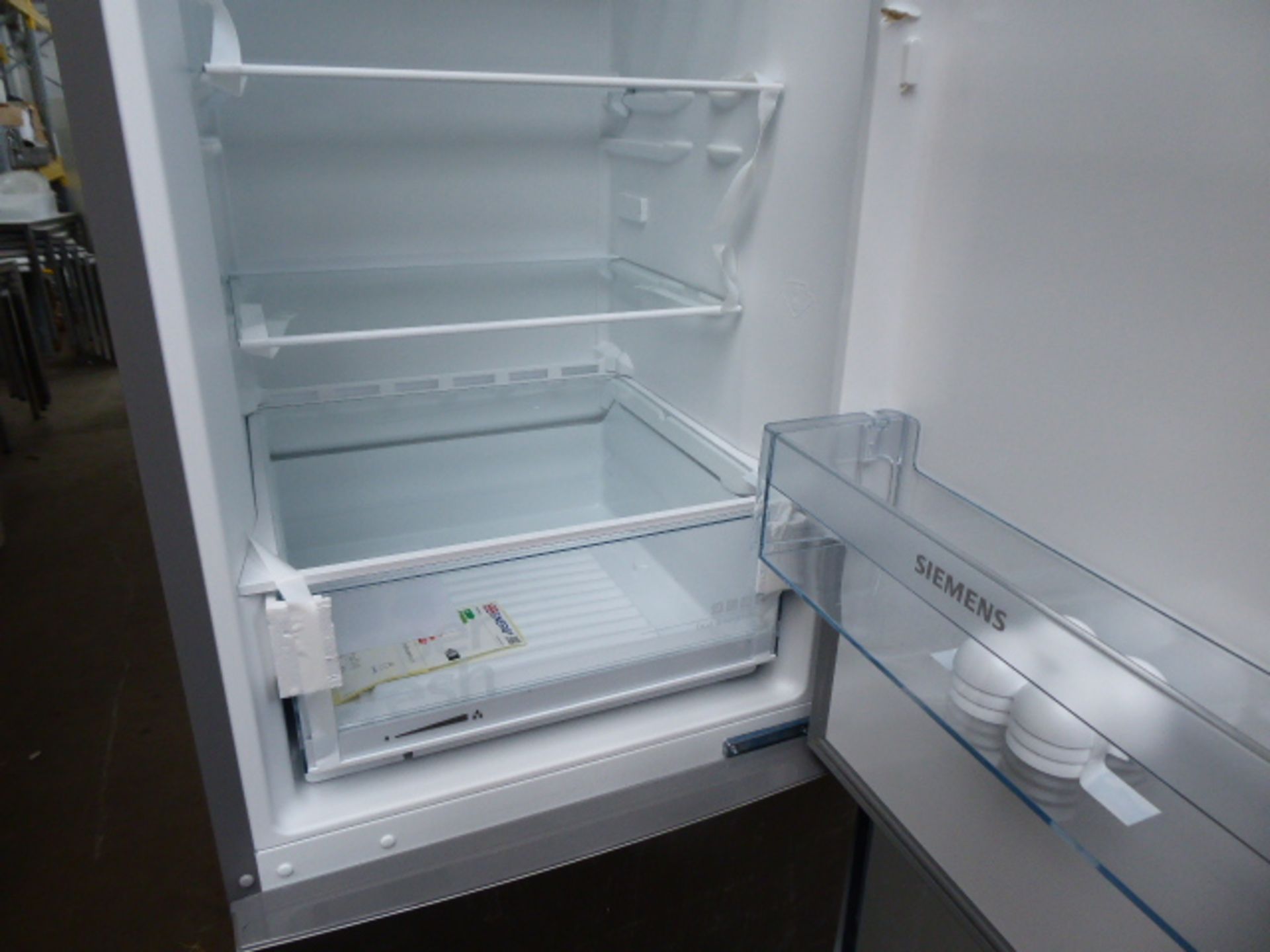 KG39VVIEAGB Siemens Free-standing fridge-freezer - Image 3 of 3