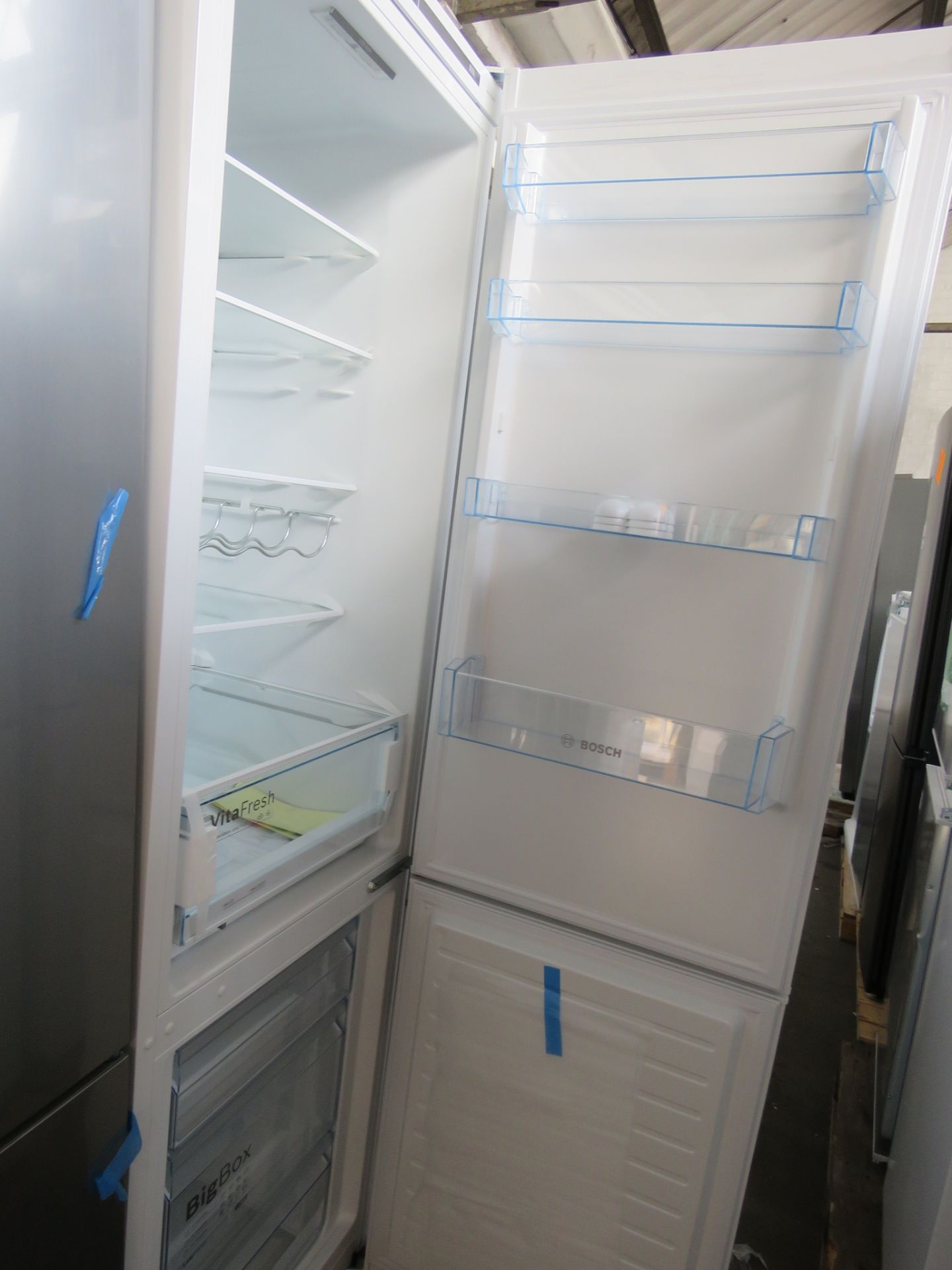 KGV39VWEAGB Bosch Free-standing fridge-freezer - Image 2 of 2