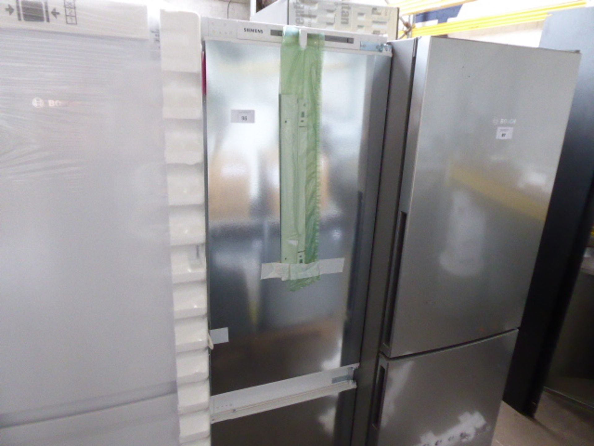 KI87VVSF0GB Siemens Built-in fridge-freezer combination