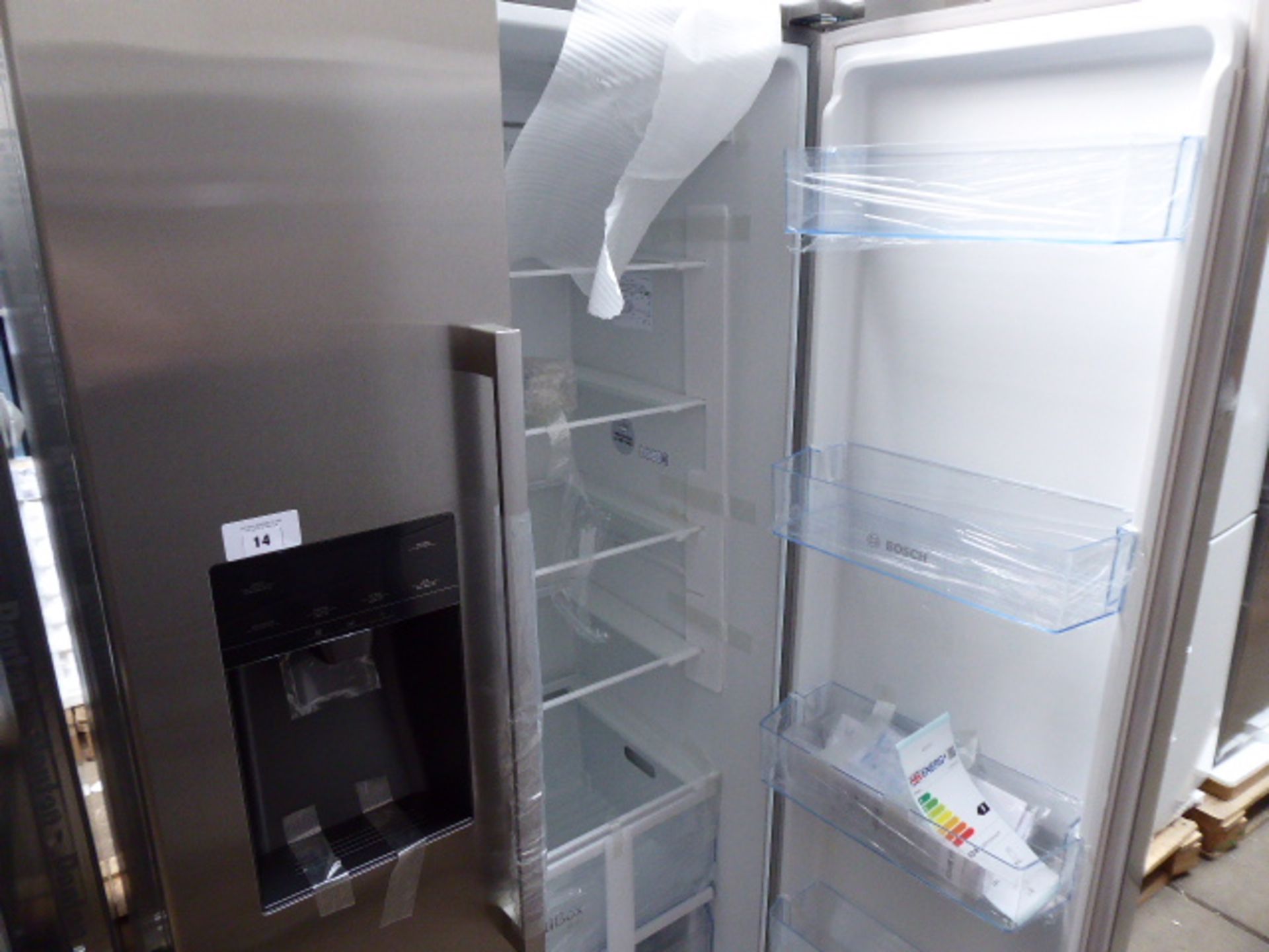 KAD93VBFPGB Bosch Side-by-side fridge-freezer - Image 2 of 2