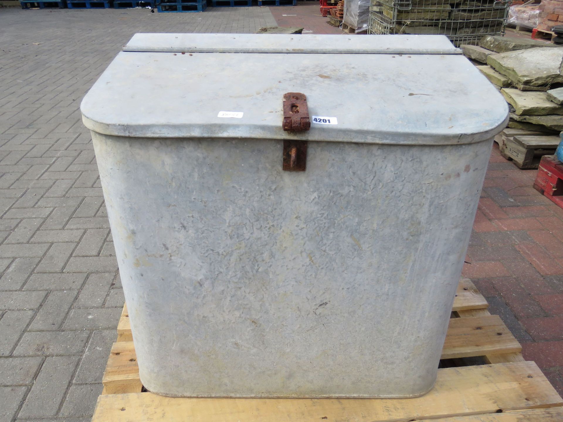 Galvanized animal food bin