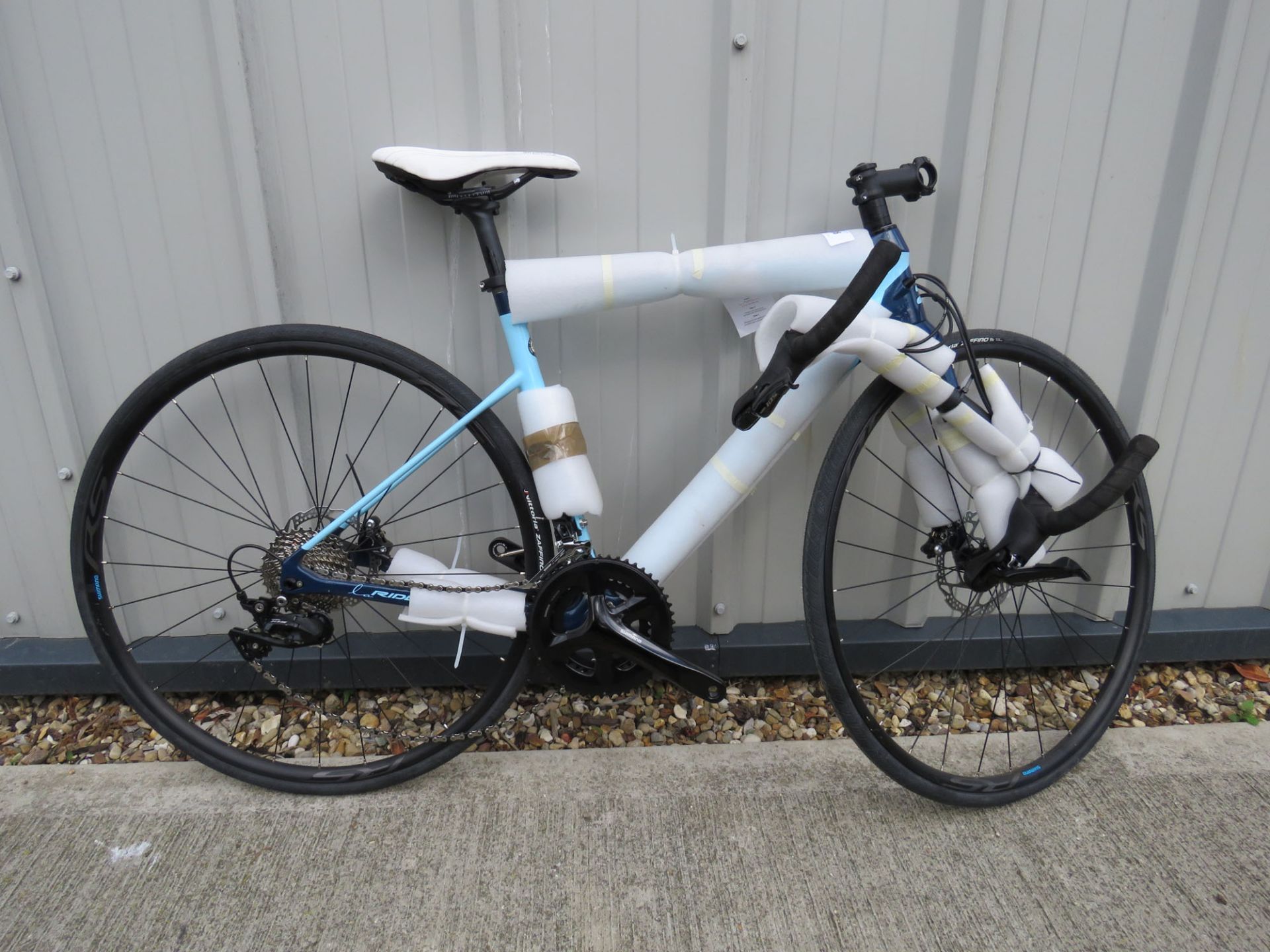 Ridley light weight racing bike in two tone blue