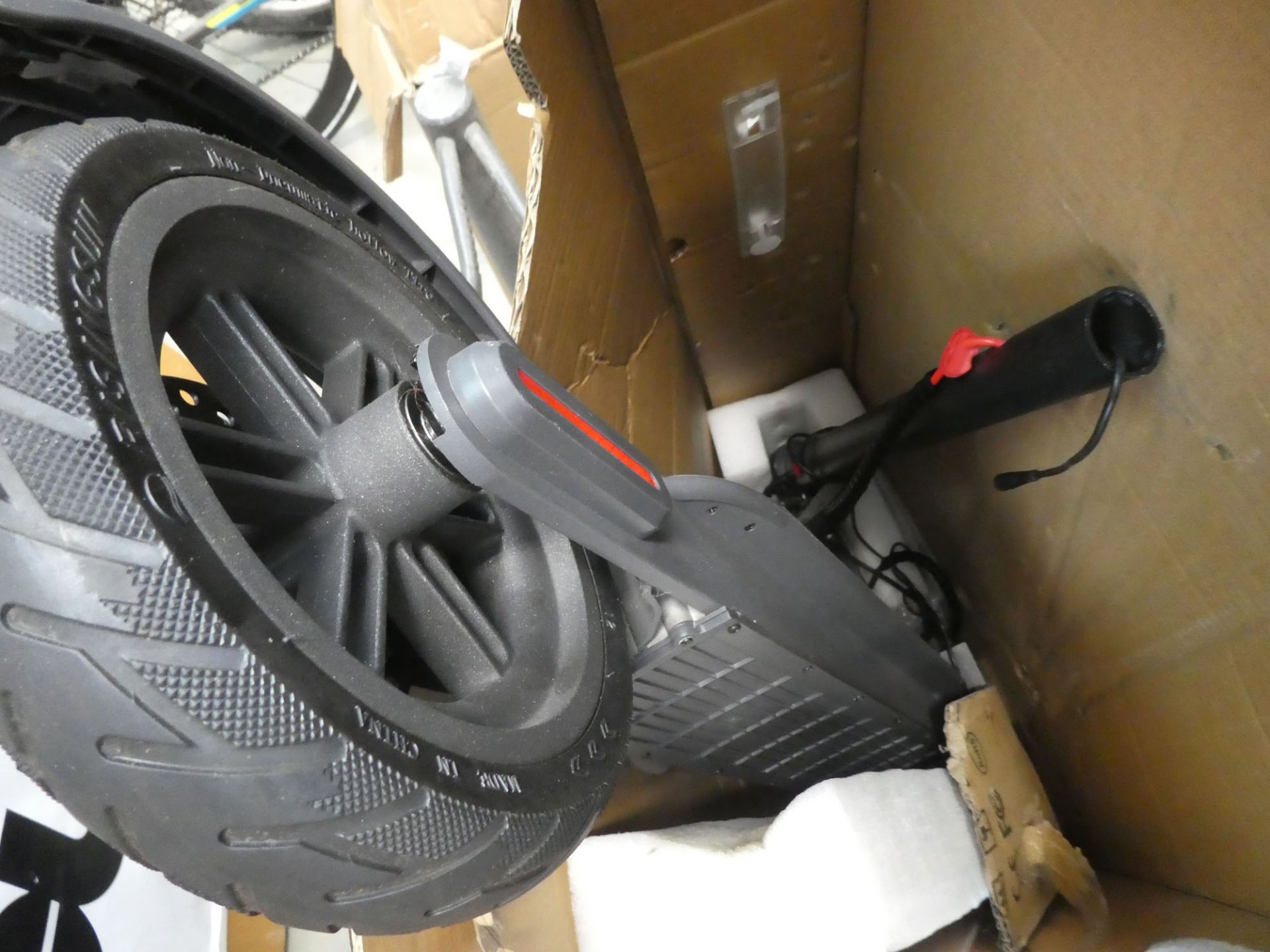 Unbranded electric scooter no charger boxed - Image 3 of 4