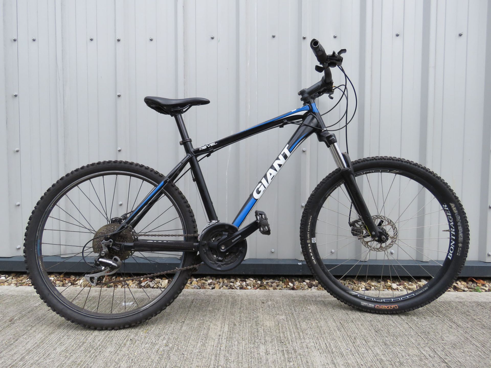 Giant mountain bike in black with front suspension