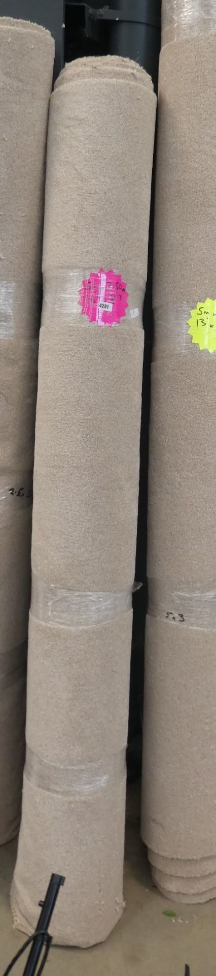 5m x 2.5m roll of carpet in beige