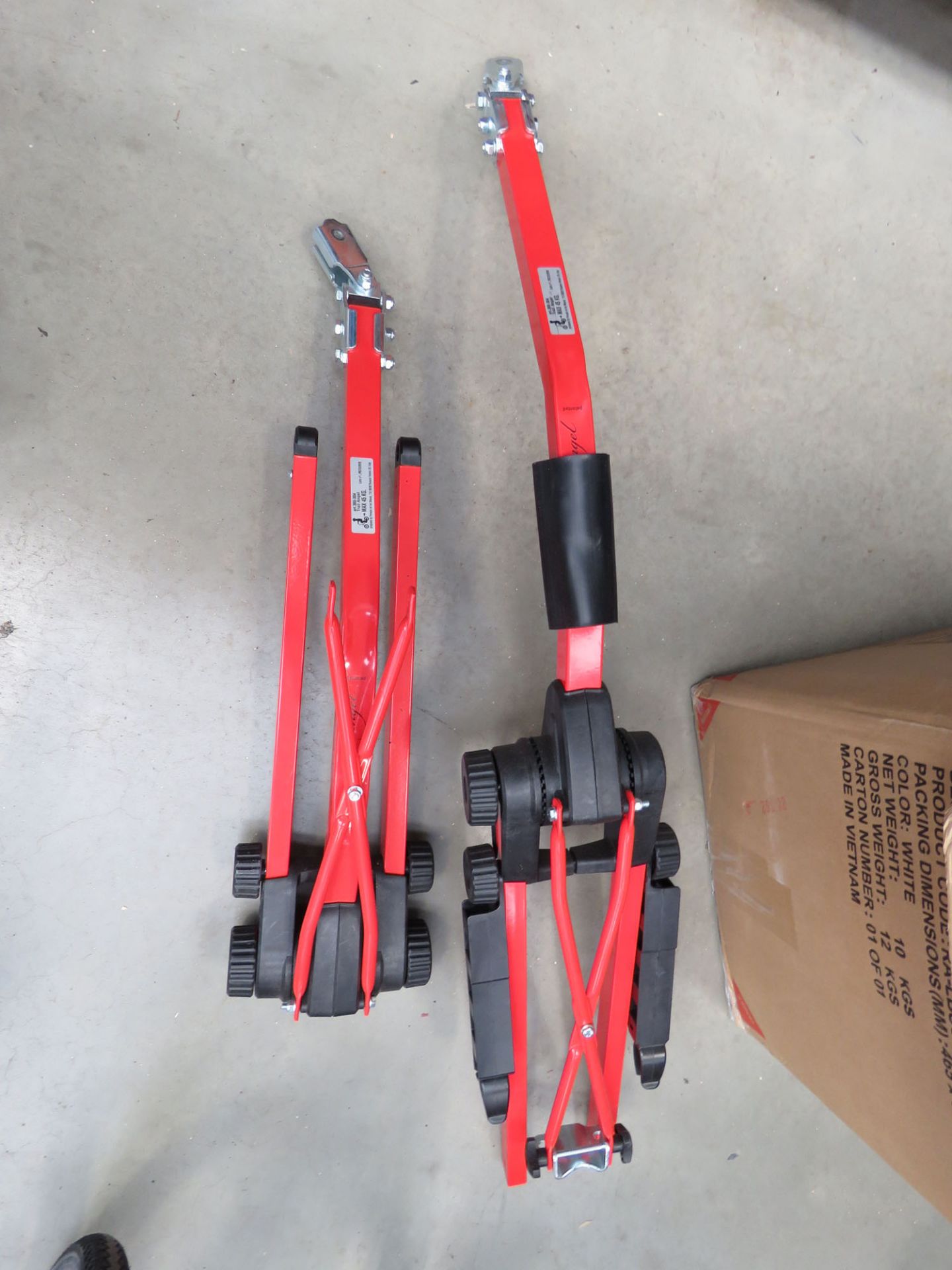 Box of cycle towing bars - Image 2 of 3