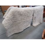 5213 Ivory coloured woolen carpet