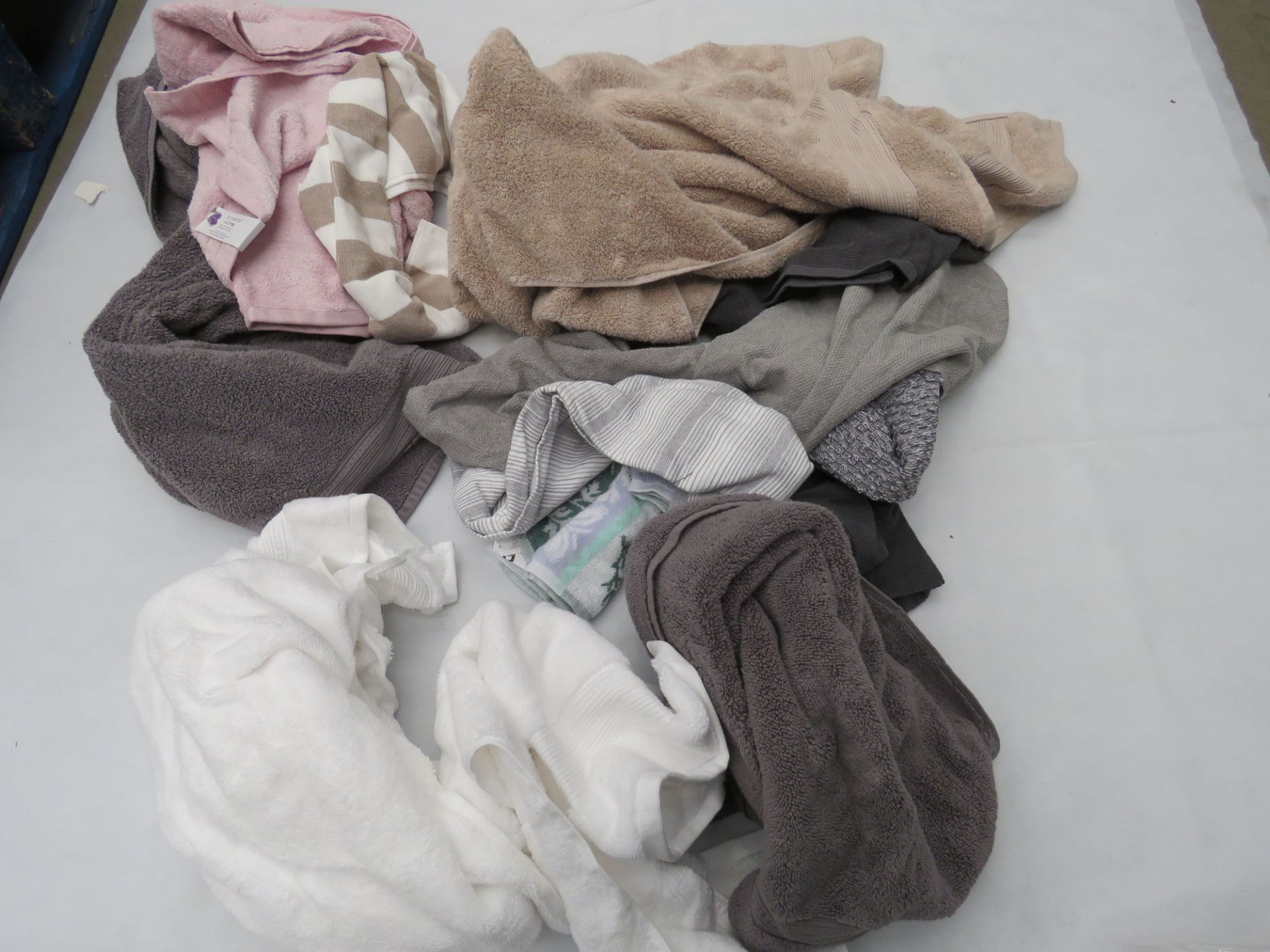 Large bag of mixed hand towels