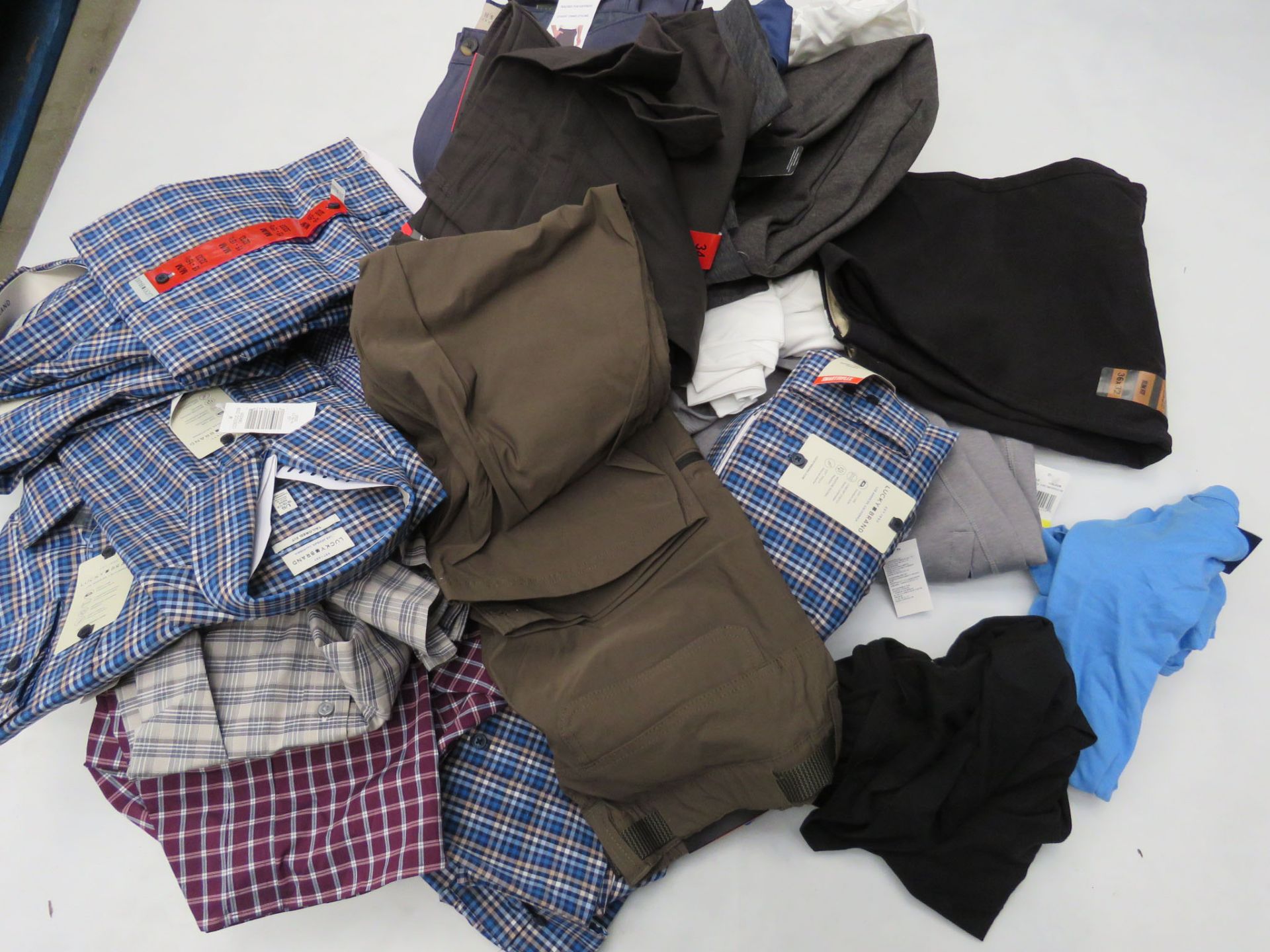 Large bag of mixed mens clothing incl. shirts, Tommy Hilfiger tops, etc.