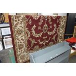 Cream and red bordered rug (160x230cm)