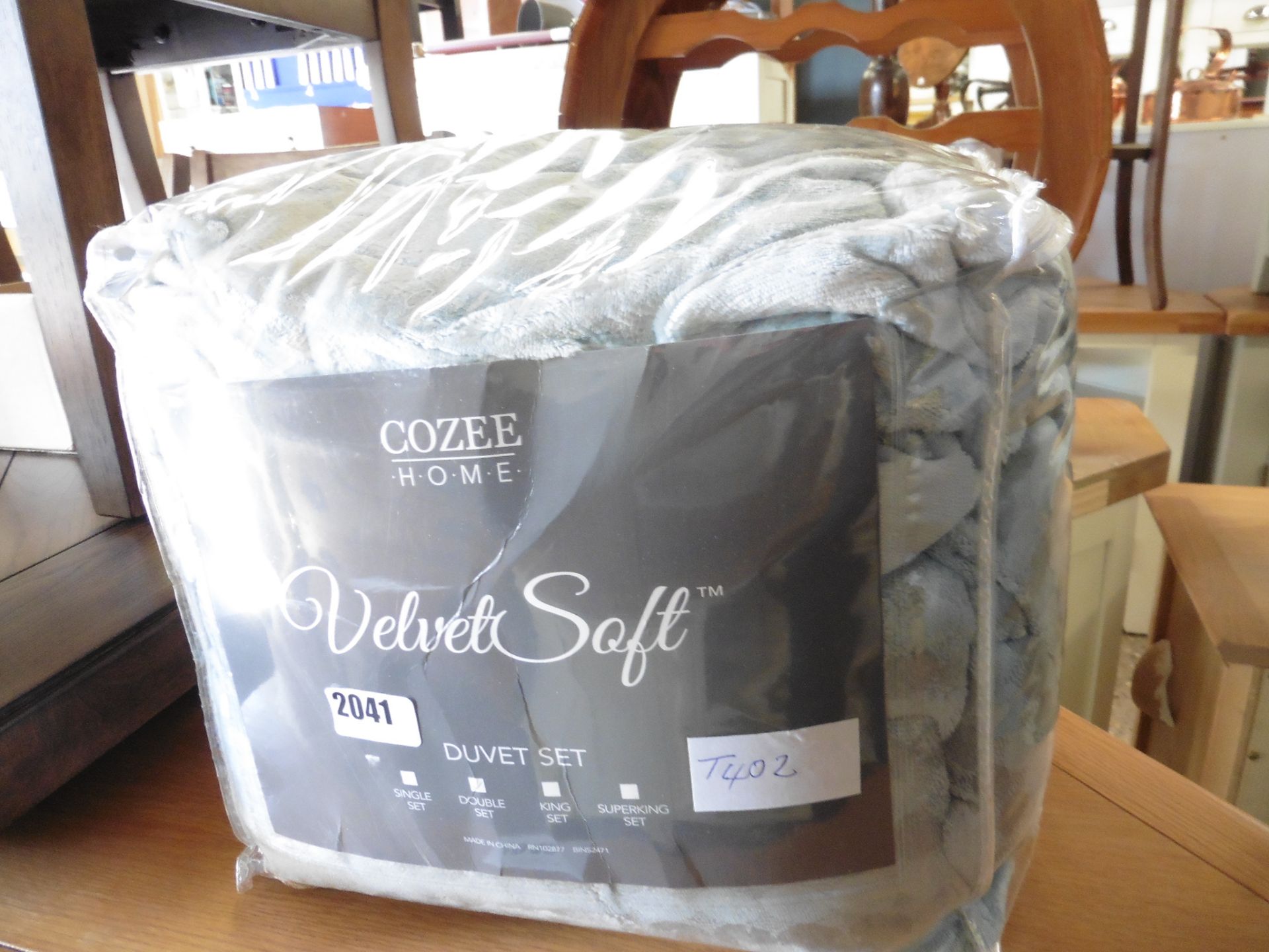 Velvet soft duvet set in package