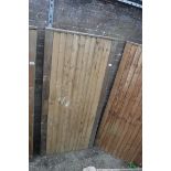 Feather edged wooden garden gate, 85cm(w) x 175cm(h)