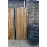 Feather edged wooden garden gate, 63cm(w) x 175cm(h)