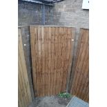 Feather edged wooden garden gate, 91cm(w) x 175cm(h)