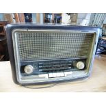 Bakelite Bush VHF71 cased radio