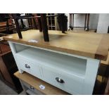 (2048) White painted 95cm entertainment stand with oak top
