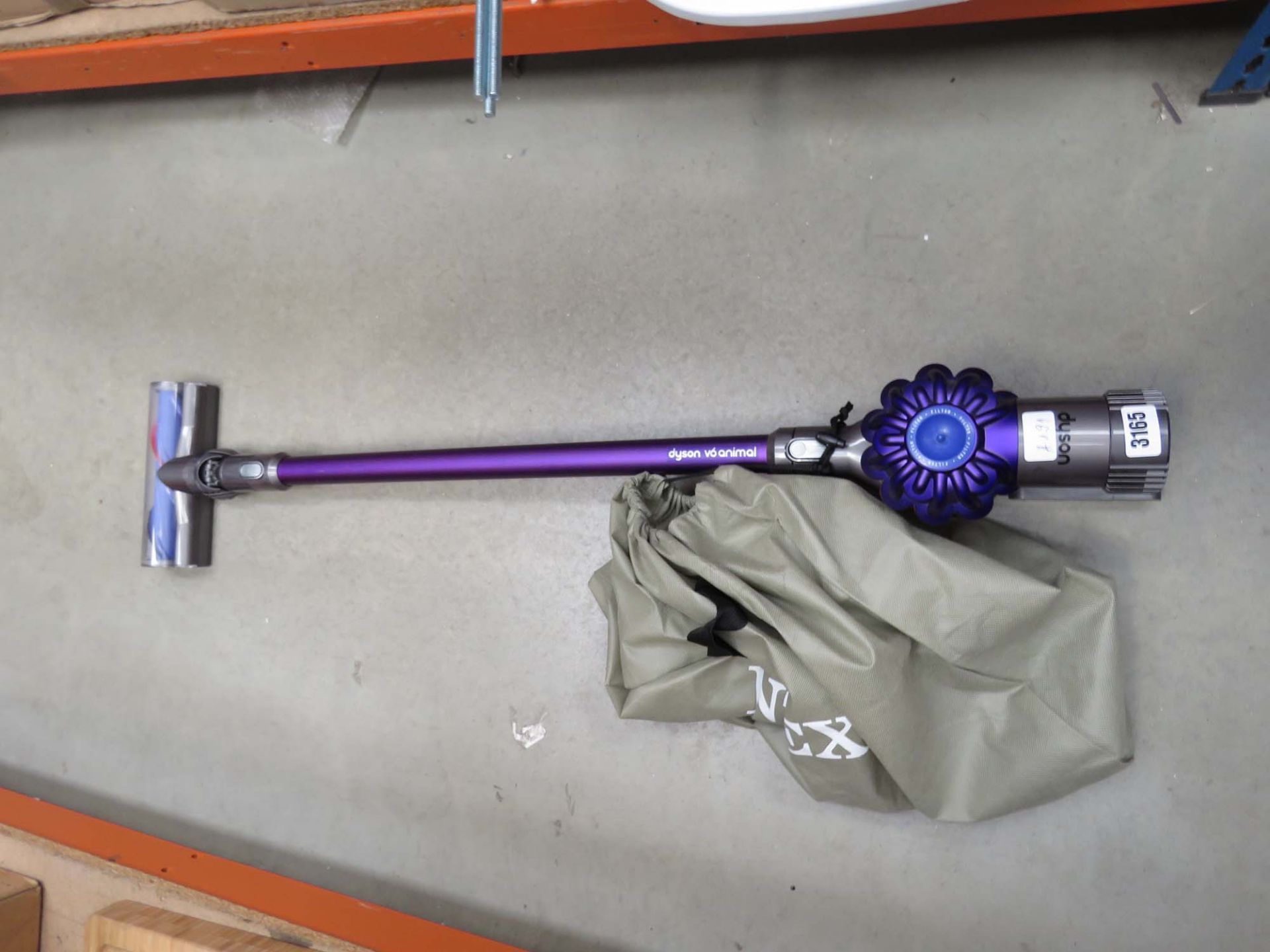 Dyson V6 Animal with pole and head