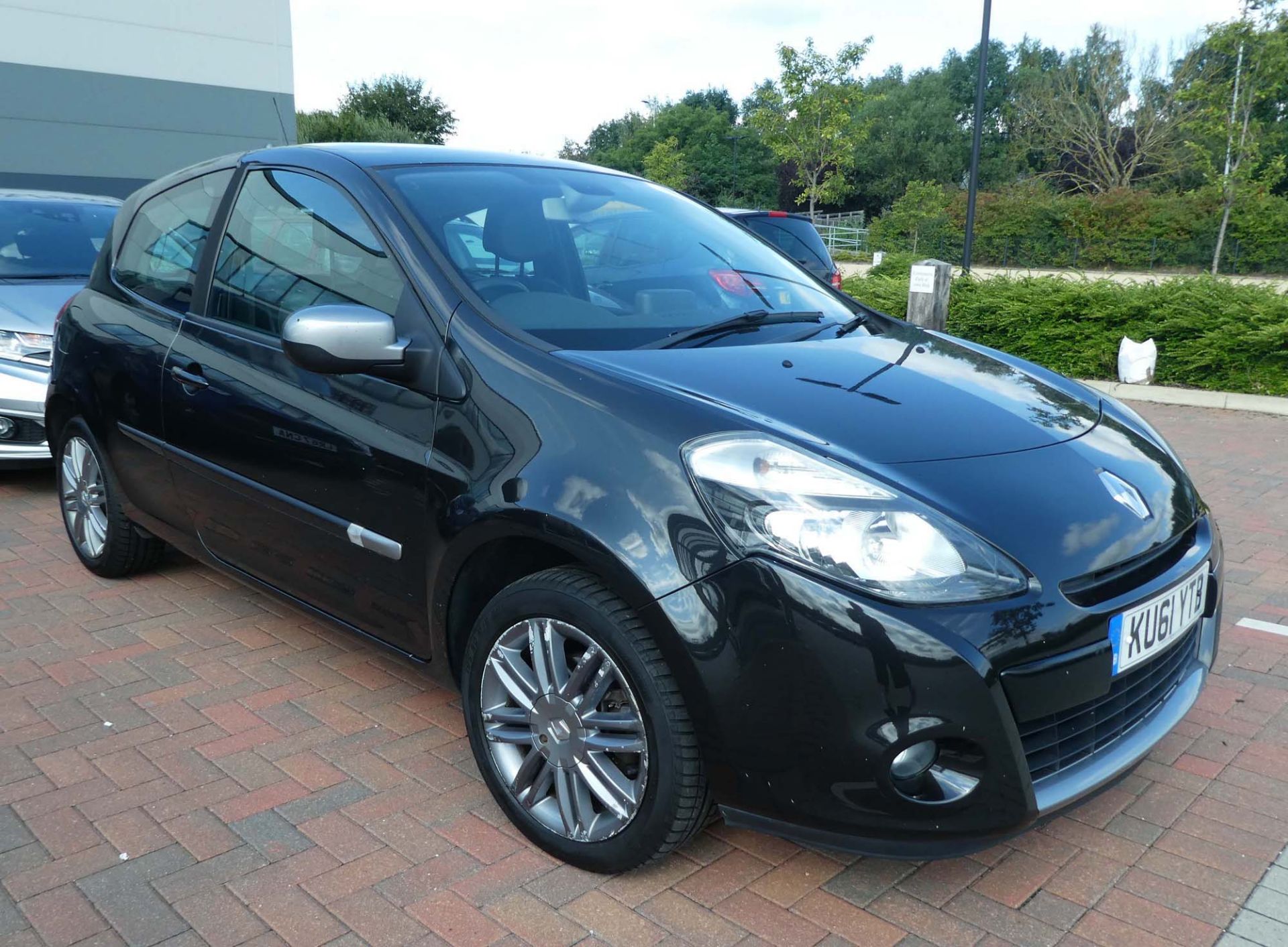 KU61 YTB Renault Clio Dynamique Tomtom 16v in black, first registered 26.09.2011, one key, 1149cc, - Image 2 of 12
