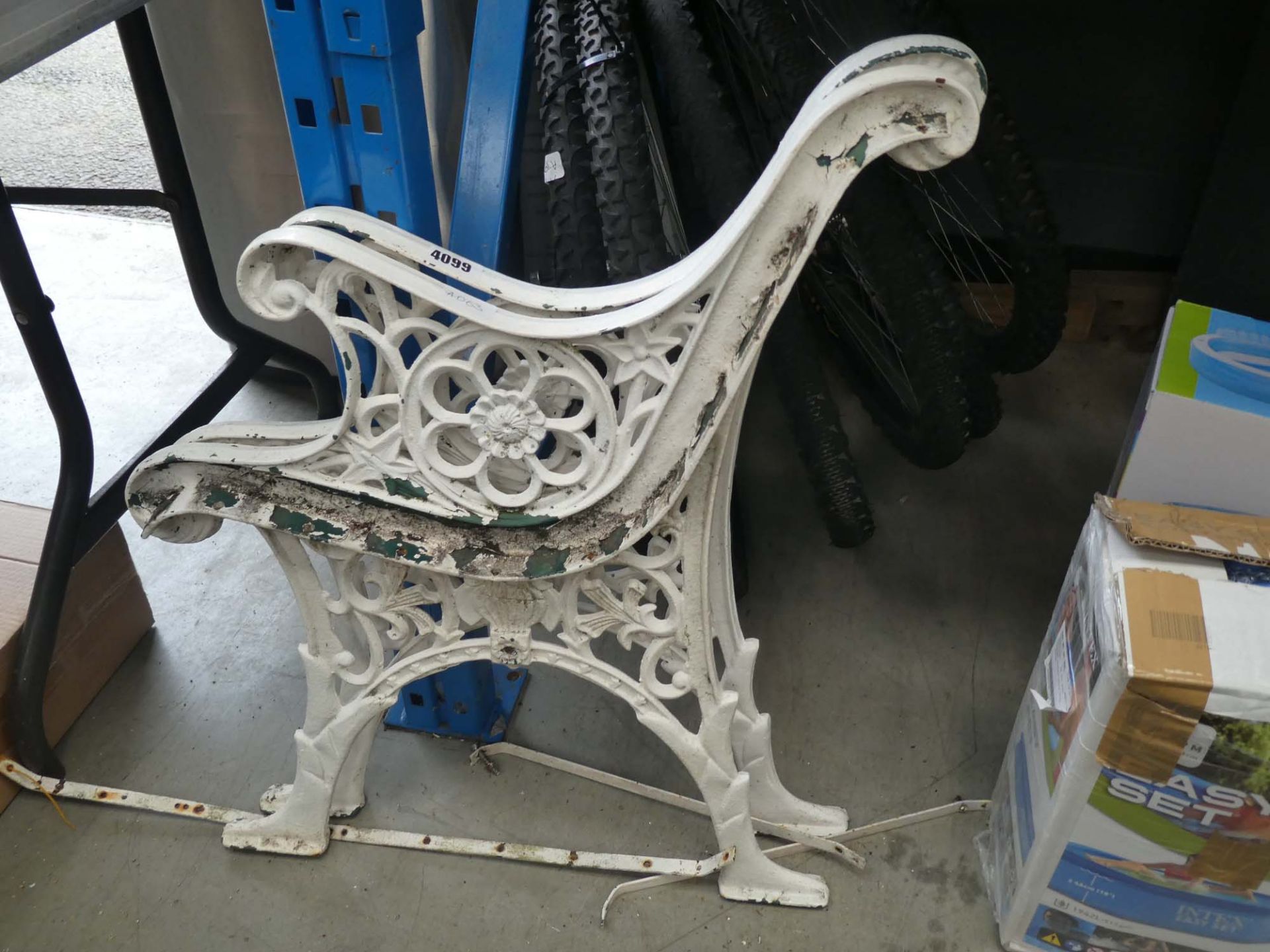 2 metal bench ends