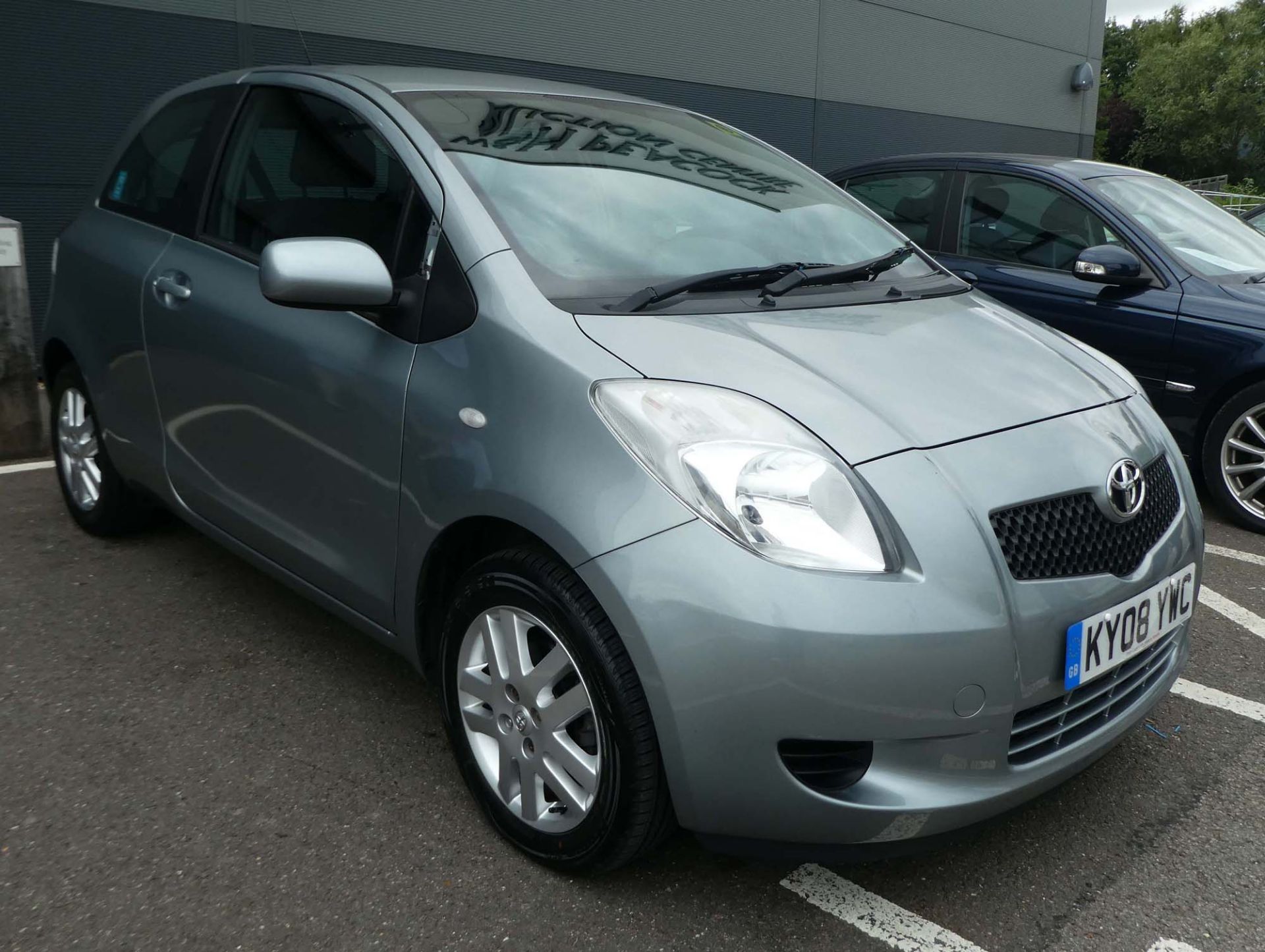 KY08 YWC Toyota Yaris TR in silver, first registered 05.03.2008, one key, 1296cc, petrol, 3 door - Image 2 of 8