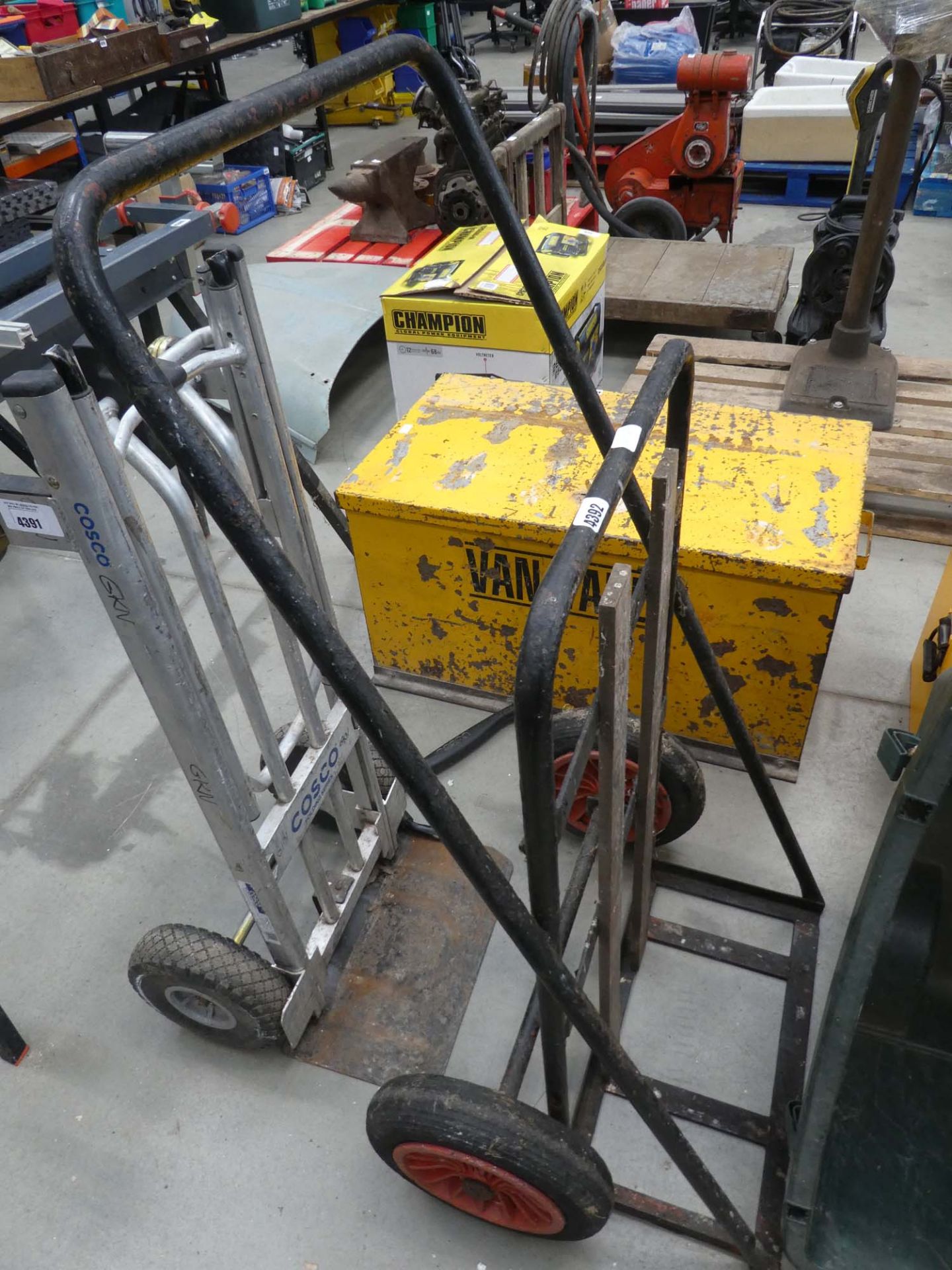 Gas bottle trolley