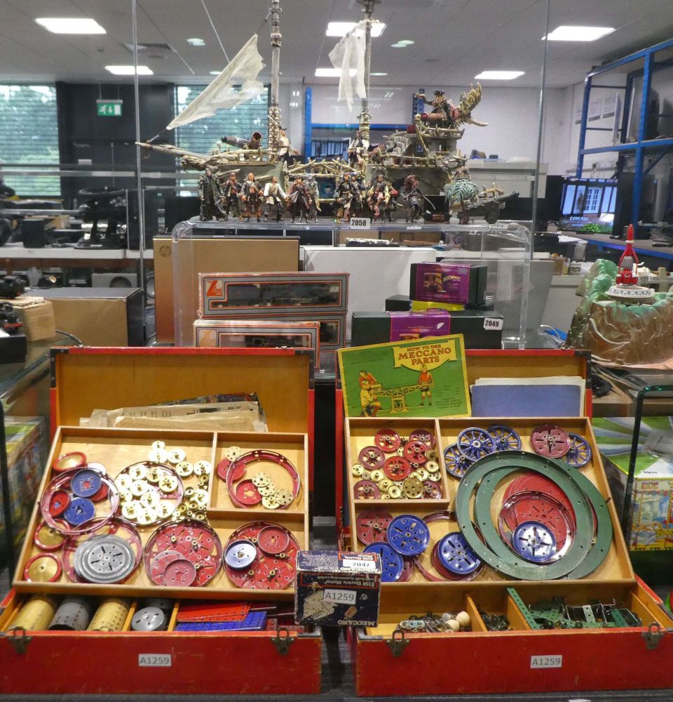 Saleroom 2 Electrical & Collectable Items