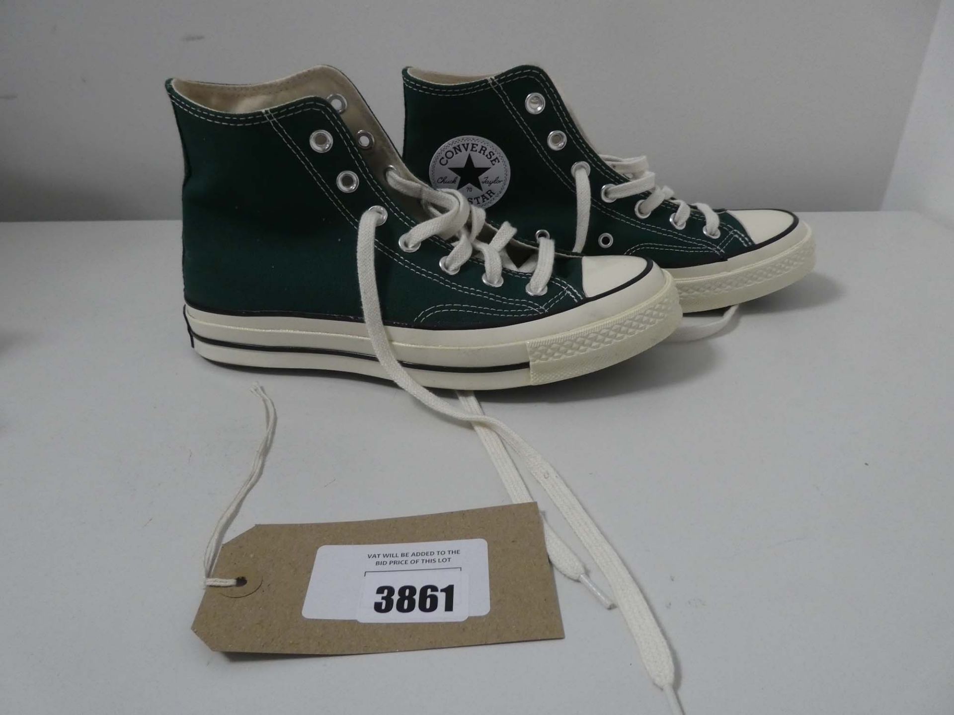 Converse All Star chuck taylor high tops in dark green size 6