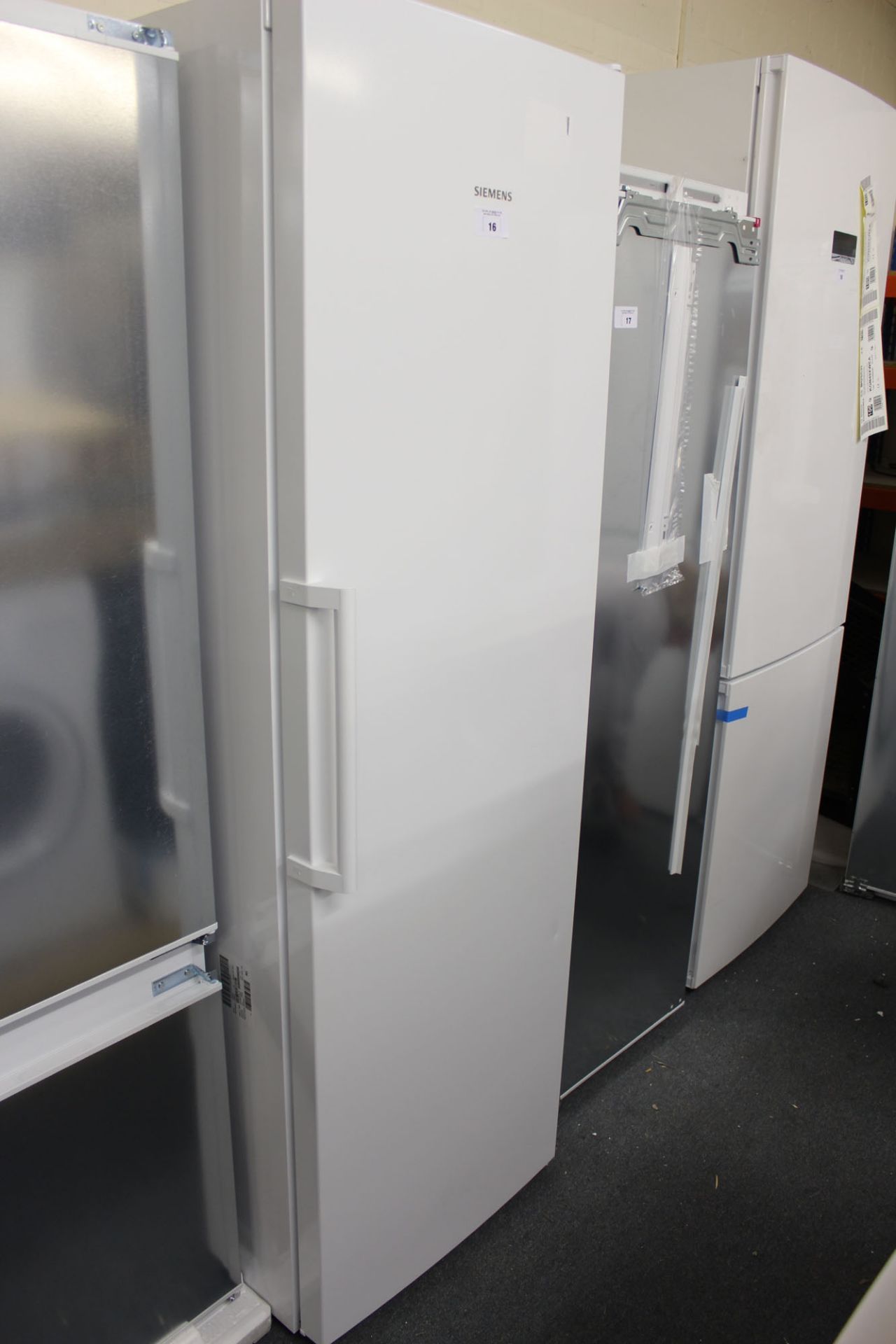 GS36NVWFV-B Siemens Free-standing upright freezer