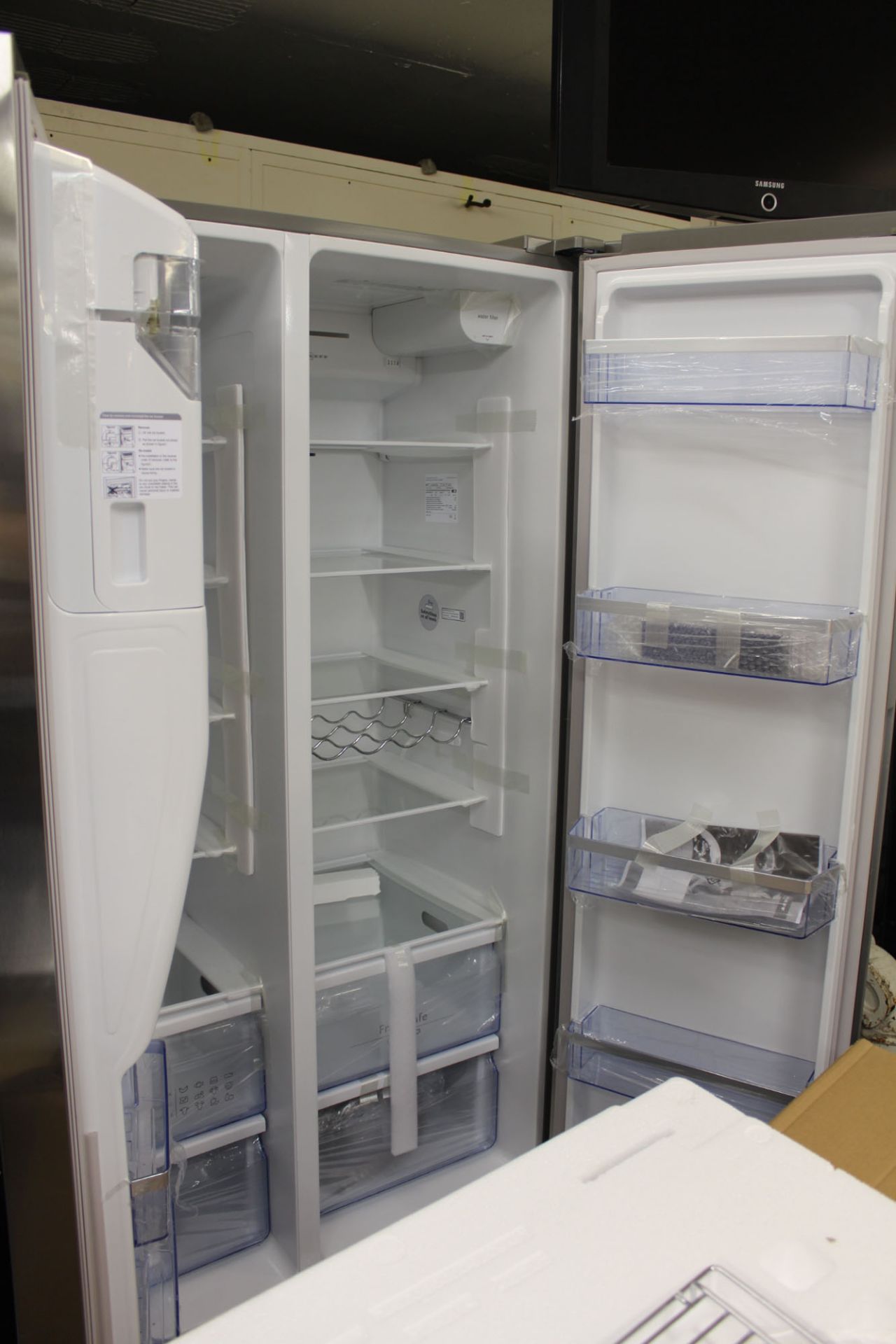 KA3923IE0GB Neff Side-by-side fridge-freezer - Image 2 of 2