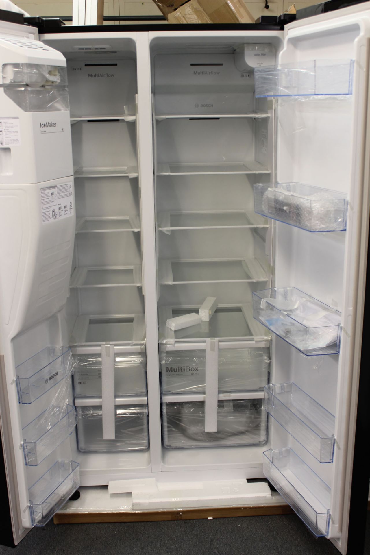 KAD93VBFPGB Bosch Side-by-side fridge-freezer - Image 2 of 2