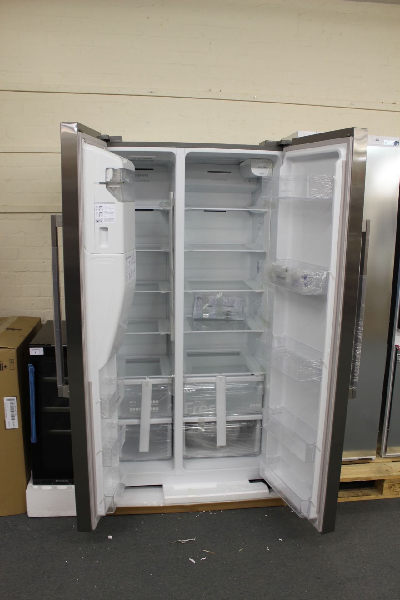 KA93DVIFPGB Siemens Side-by-side fridge-freezer - Image 2 of 2