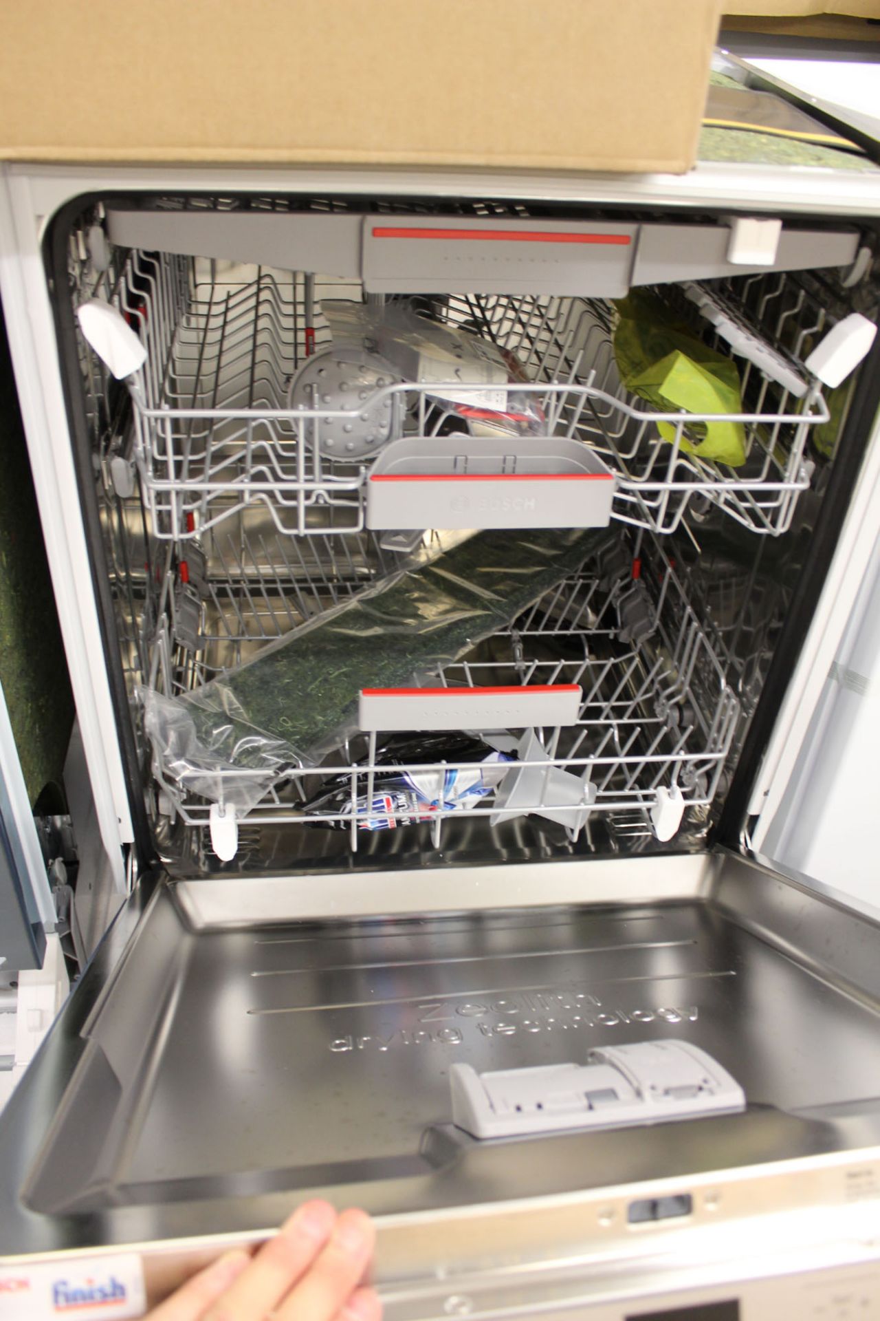 SMV68ND00GB Bosch Dishwasher fully integrated - Image 2 of 2