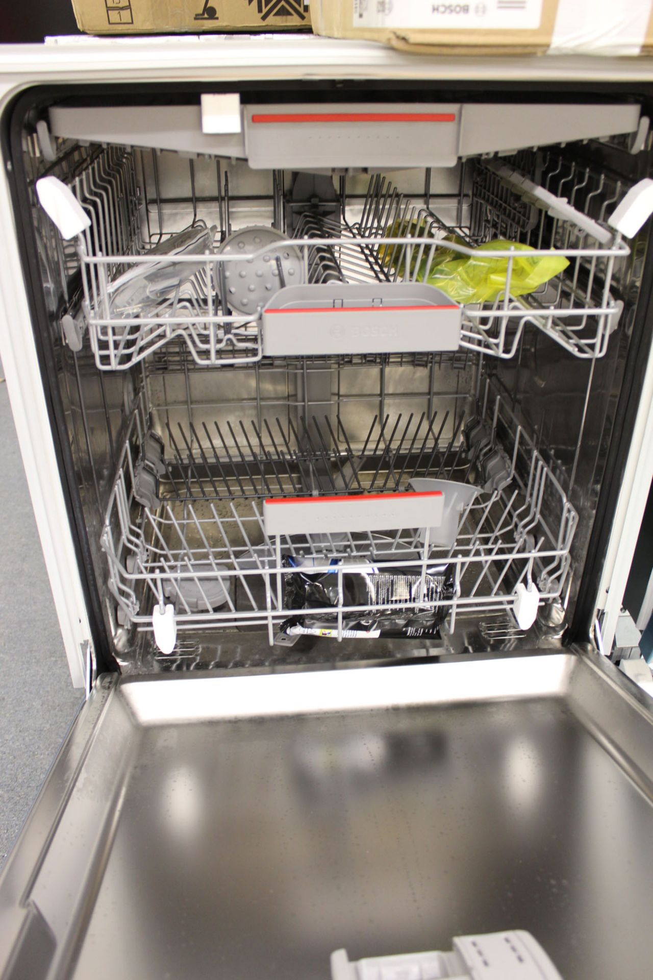 SMV46NX00GB Bosch Dishwasher fully integrated - Image 2 of 2
