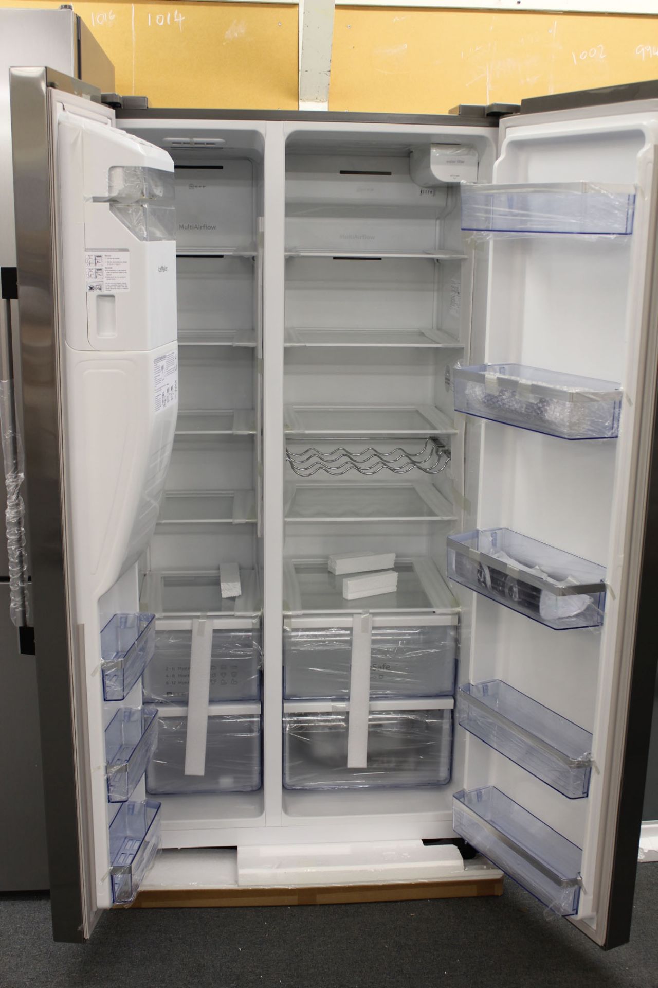 KA3923IE0GB Neff Side-by-side fridge-freezer - Image 2 of 2