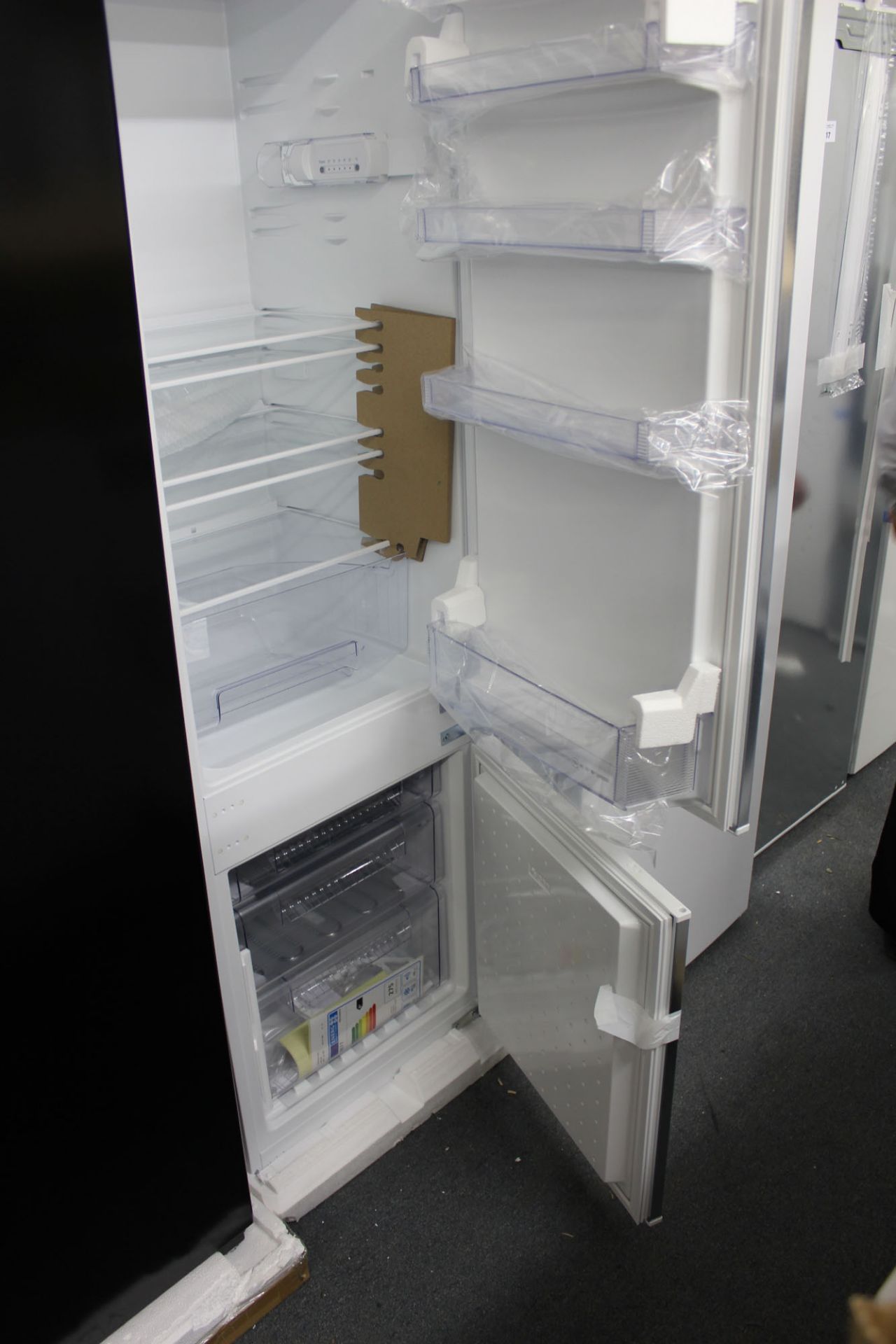 K8524X8GB-B Neff Built-in automatic fridge-freezer - Image 2 of 2