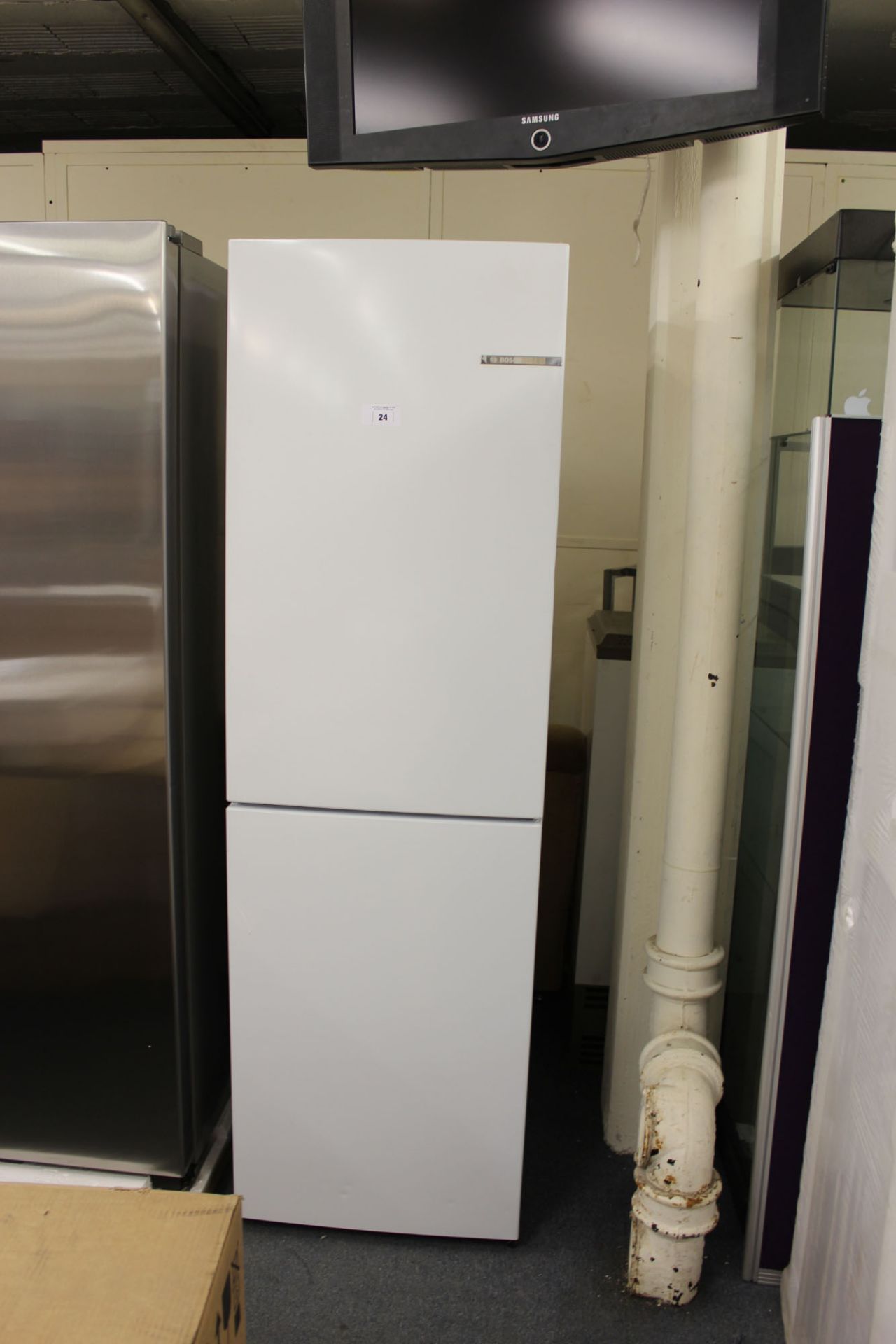 KGN27NWFAGB Bosch Free-standing fridge-freezer