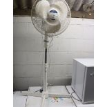 (24) Pifco floor standing fan