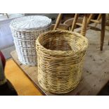 2 small wicker baskets, 1 with lid