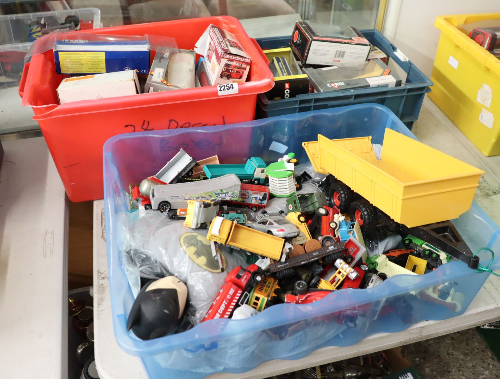 3 crates of various loose and boxed diecast vehicles