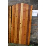 Wooden garden gate with curved top, 95cm(w) x 185cm(h)