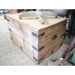 Pine large twin handled trunk