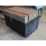 Metal twin handled trunk