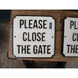 Reproduction cast iron 'Please close the gate' plaque