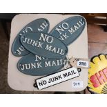 4 reproduction cast metal 'No junk mail' oval plaques with 1 similar rectangular plaque